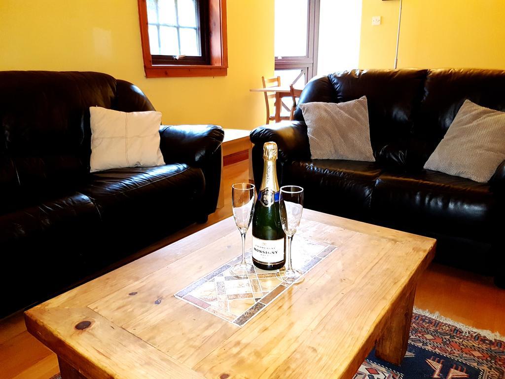 Dean Village - Lovely 2 Bed In Picturesque Dean Village With Balcony And Private Parking Edimburgo Camera foto